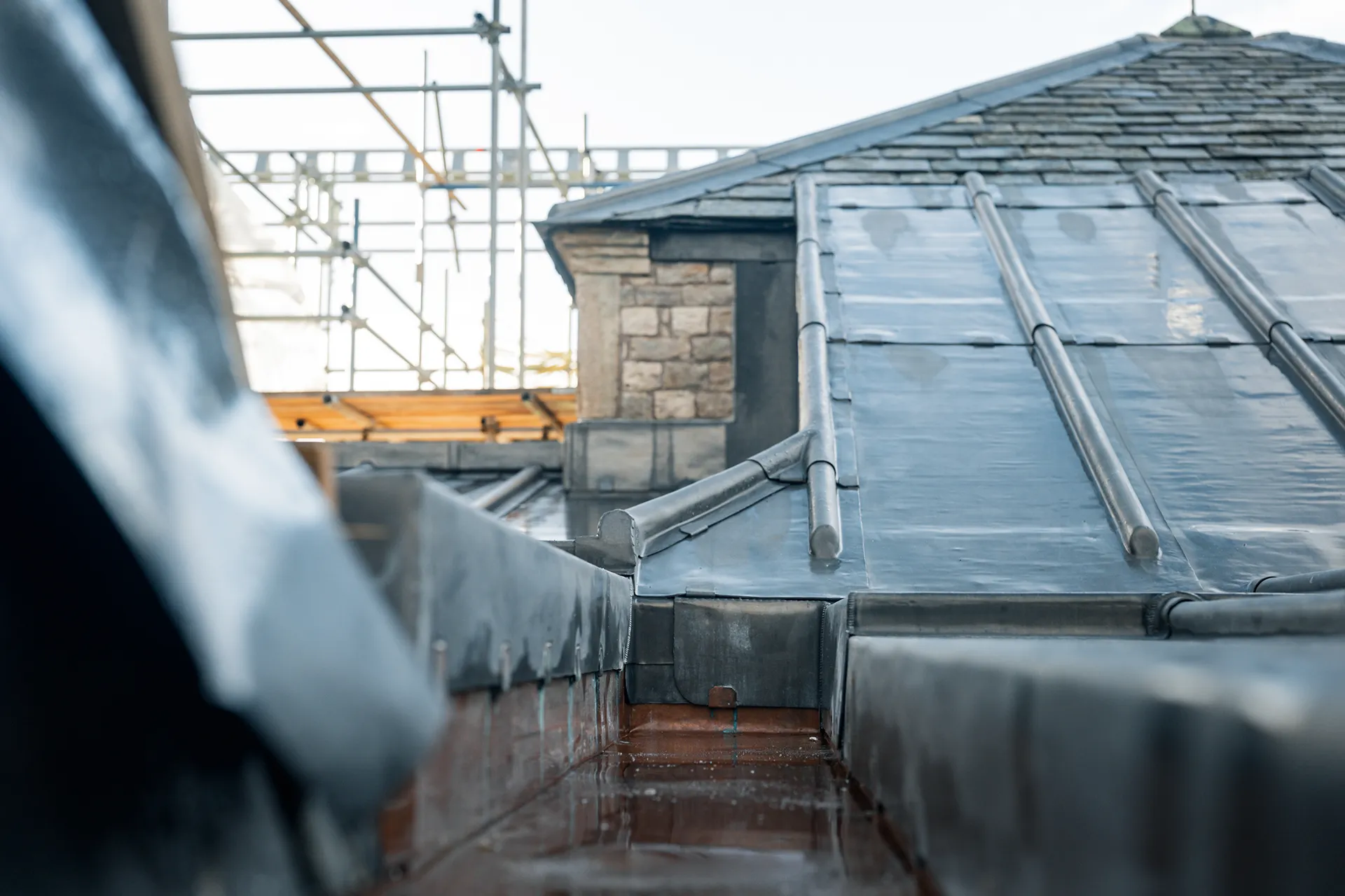 banner-full-lead-and-slate-roof
